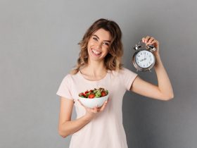 Ăn uống đúng giờ góp phần giảm mỡ bụng
